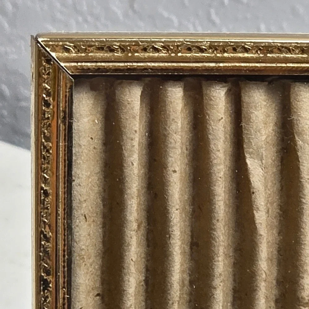 Vintage Gold Ornate Embossed Metal Picture Frame Tabletop Easel Back‎